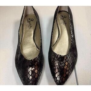 Stylish Seychelles Snakeskin Print Flats